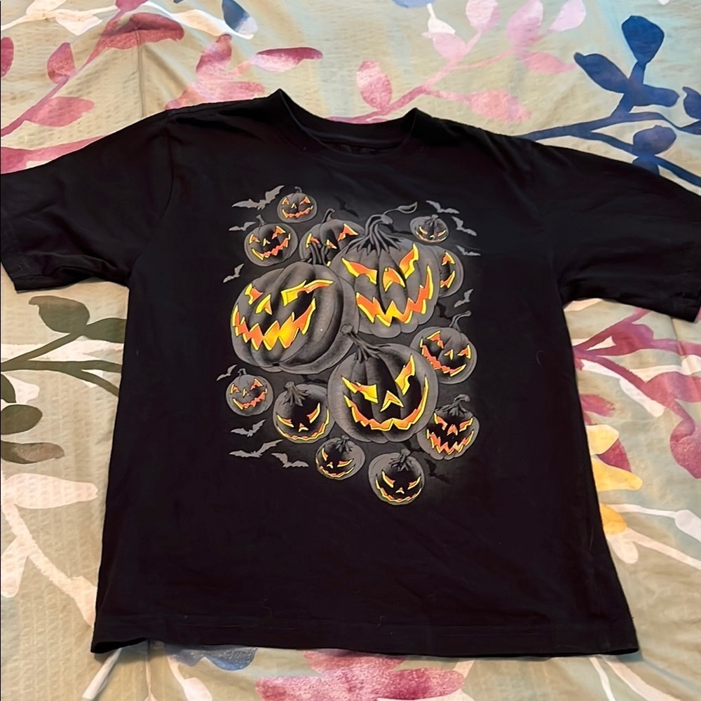 Boys Halloween scary Jack o Lantern and bats tee.